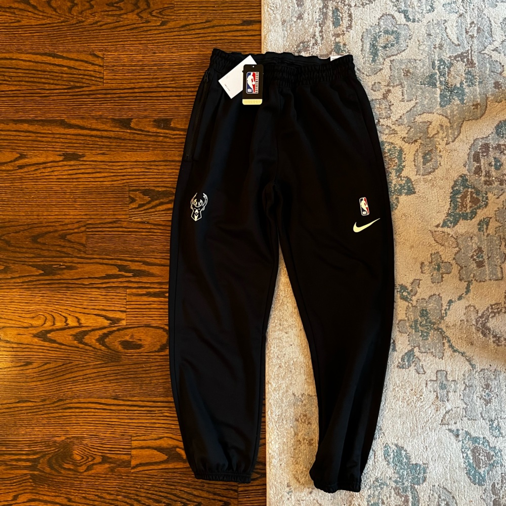 Milwaukee Bucks Spotlight Pants *MED* - NWT